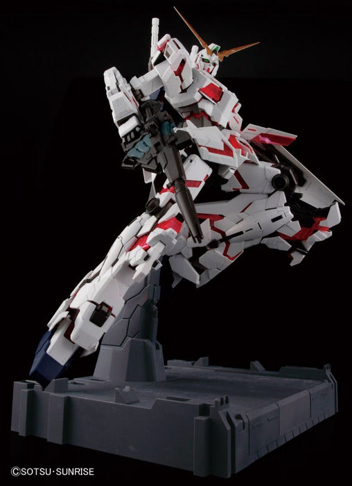 PG RX-0 Unicorn Gundam 1/60 Scale Model Kit