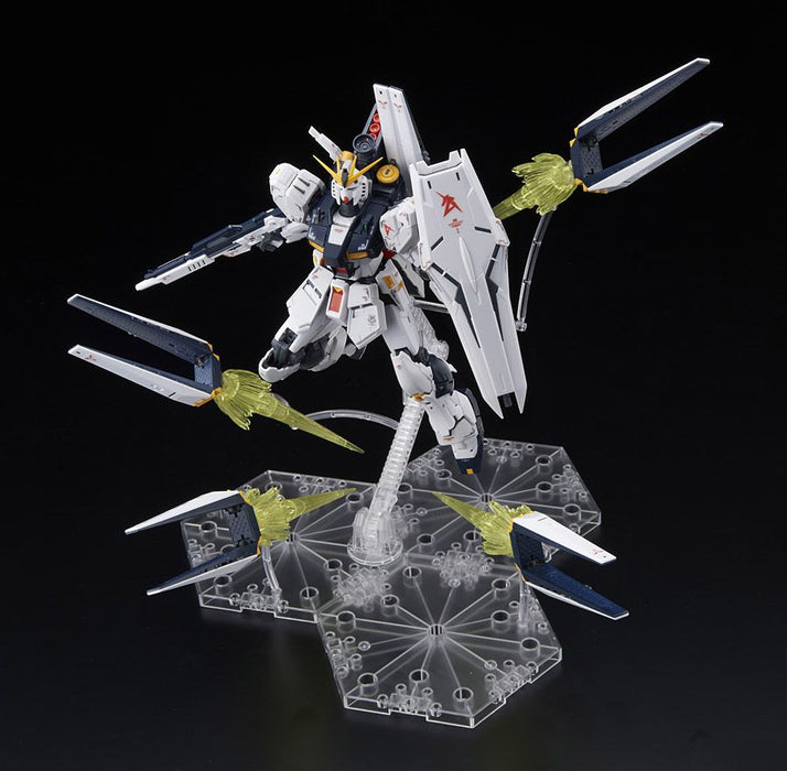 RG RX-93 Nu Gundam + Fin Funnel Effect Set 1/144 Scale Model Kit